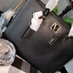 ☆Victoria's secret 最新限定折りたたみBlackパーム柄バッグ☆ Victoria's Secret | Bags | Victorias Secret Purse Black